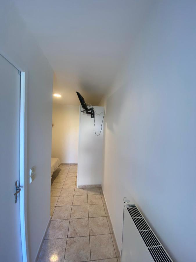 Appartamento Chez K - Studio - Proche Centre - Parking Sainte-Savine Esterno foto